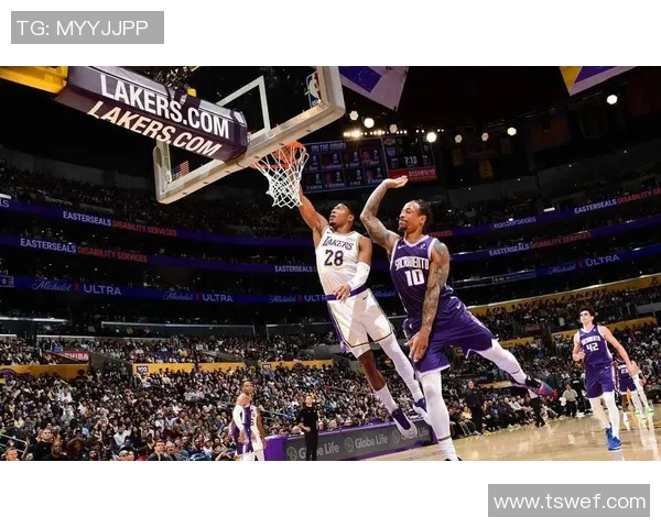 湖人主场击败国王，詹姆斯再度砍下三双，传奇再续