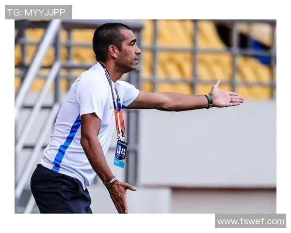 杨立瑜精彩任意球攻门助力球队逆转胜利展现个人风采